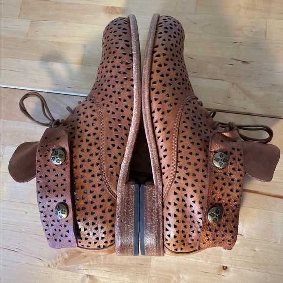 Patricia Nash Women's Sabrina Ankle Boot - Picture 7 of 13